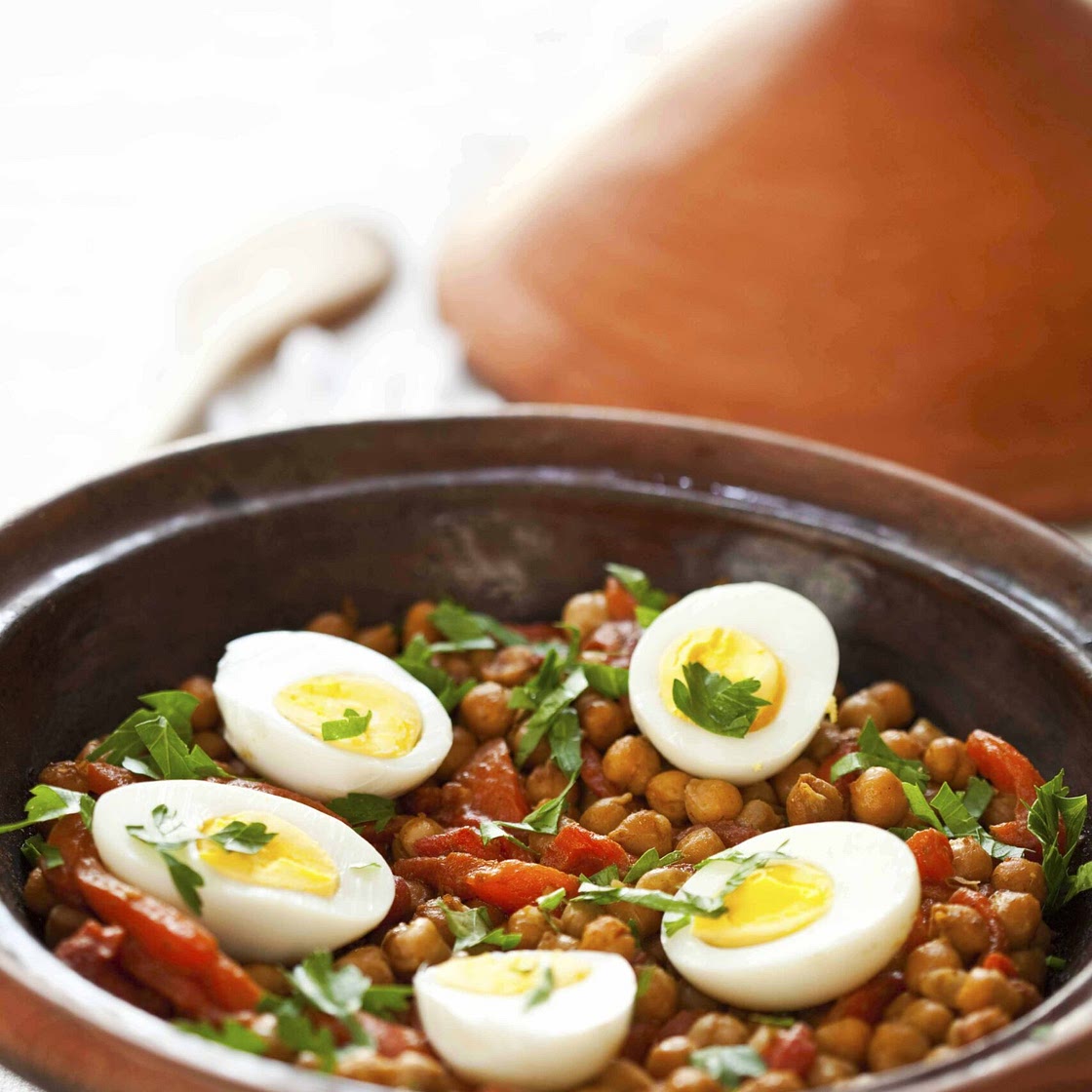 Tajine de pois chiches aux oeufs