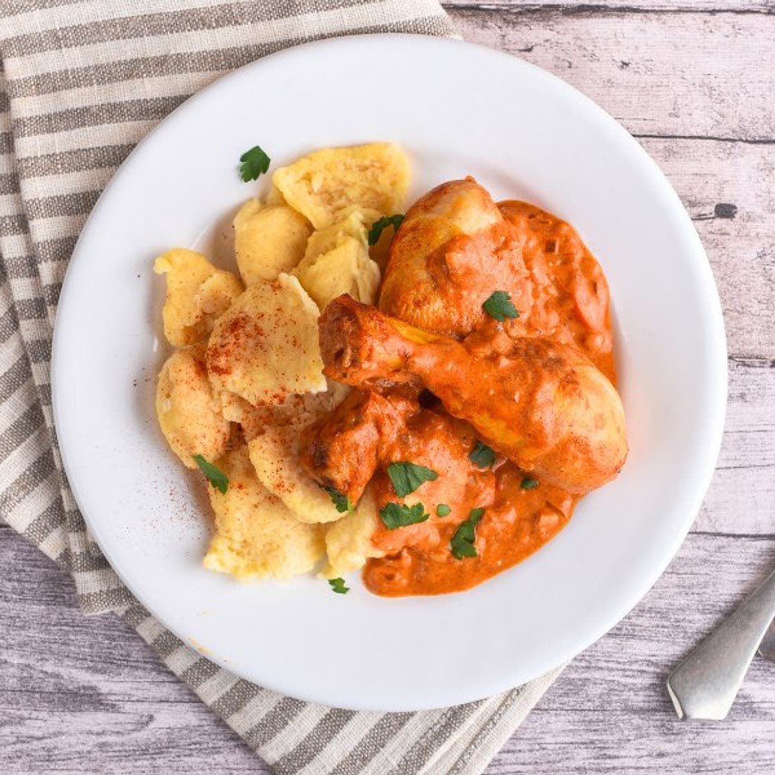 Paprikás Csirke - Hungarian Chicken Paprikash