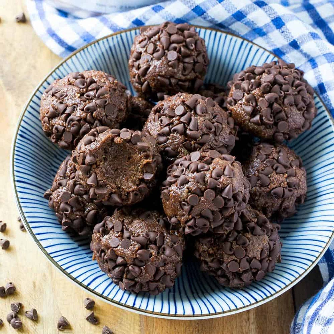 No-Bake Brownie Protein Bites