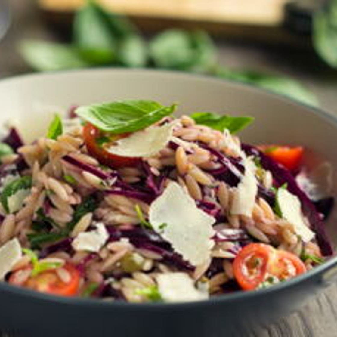 Salade d'orzo au chou rouge