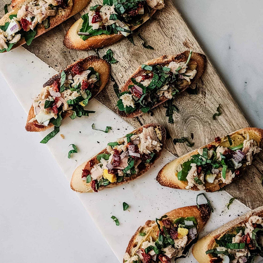 Pan Bagnat Crostini