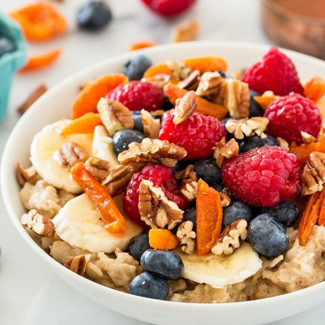 Healthy Oatmeal with Fruit and Nuts