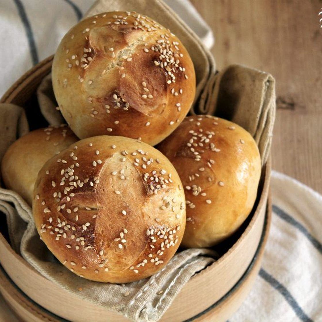 Panini al sesamo per hamburger