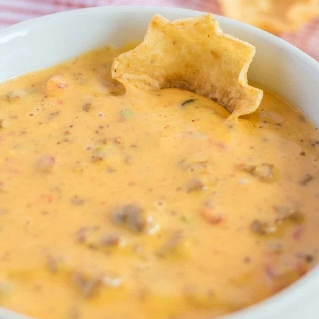 Slow Cooker Cheesy Hamburger Dip