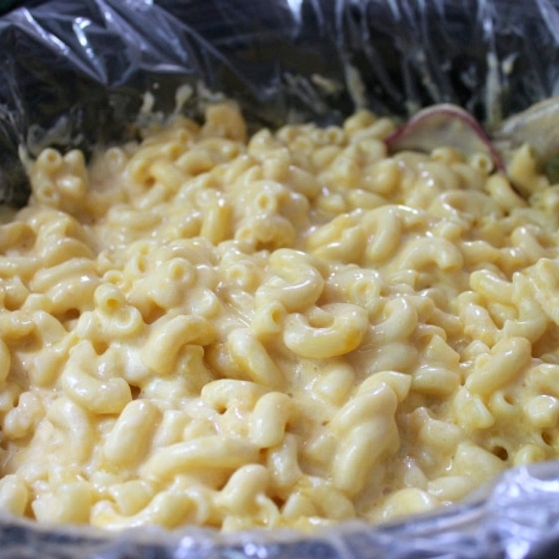 Crock Pot Mac and Cheese (Velveeta Recipe)