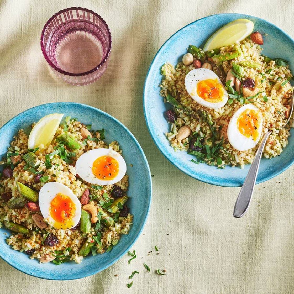 Couscous met broccoli, asperges en ei