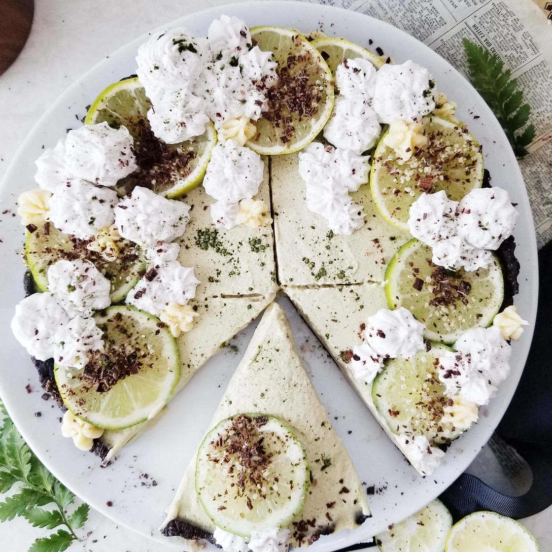 Healthy Key Lime Pie with Chocolate Crust (No Bake)