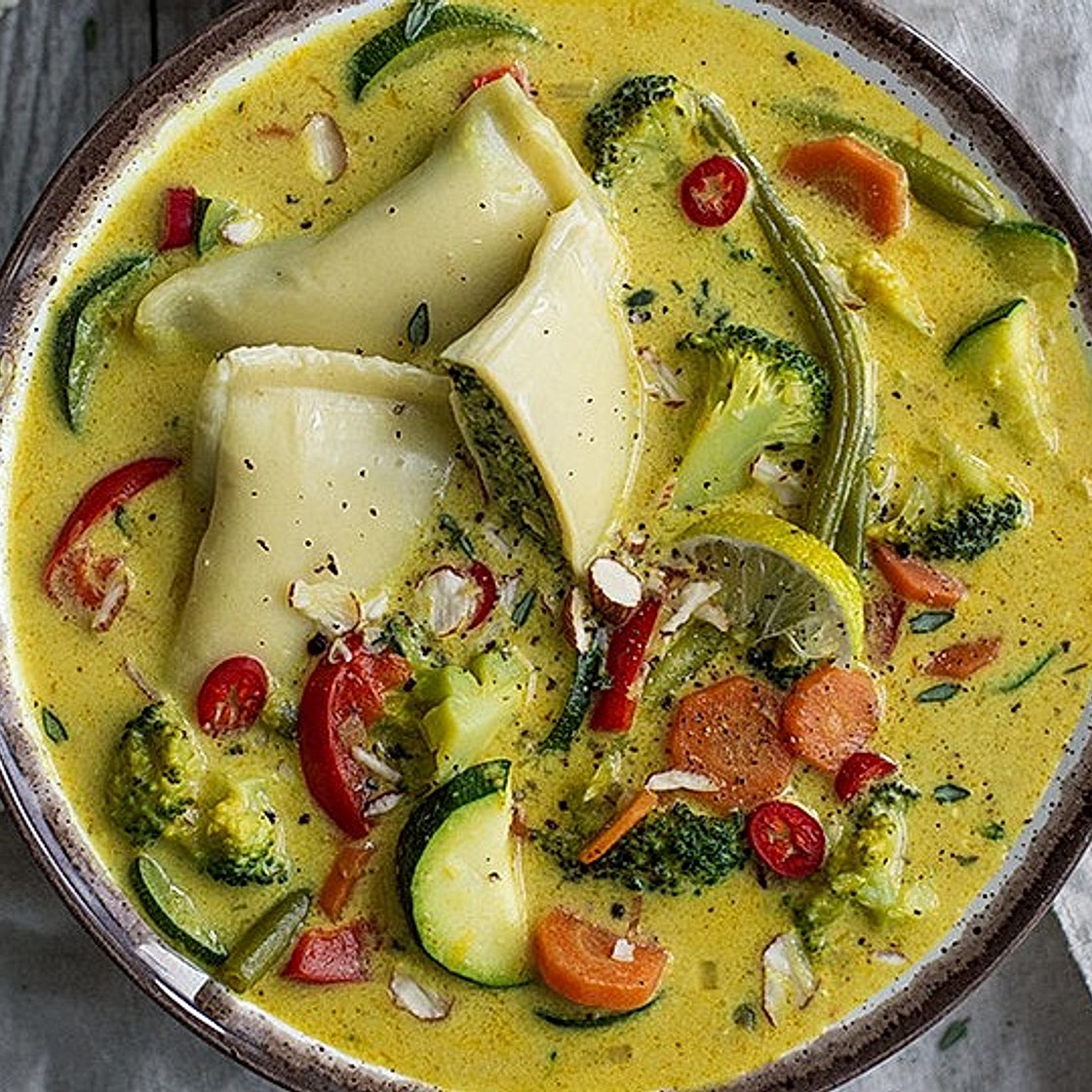 Currysuppe mit Maultaschen