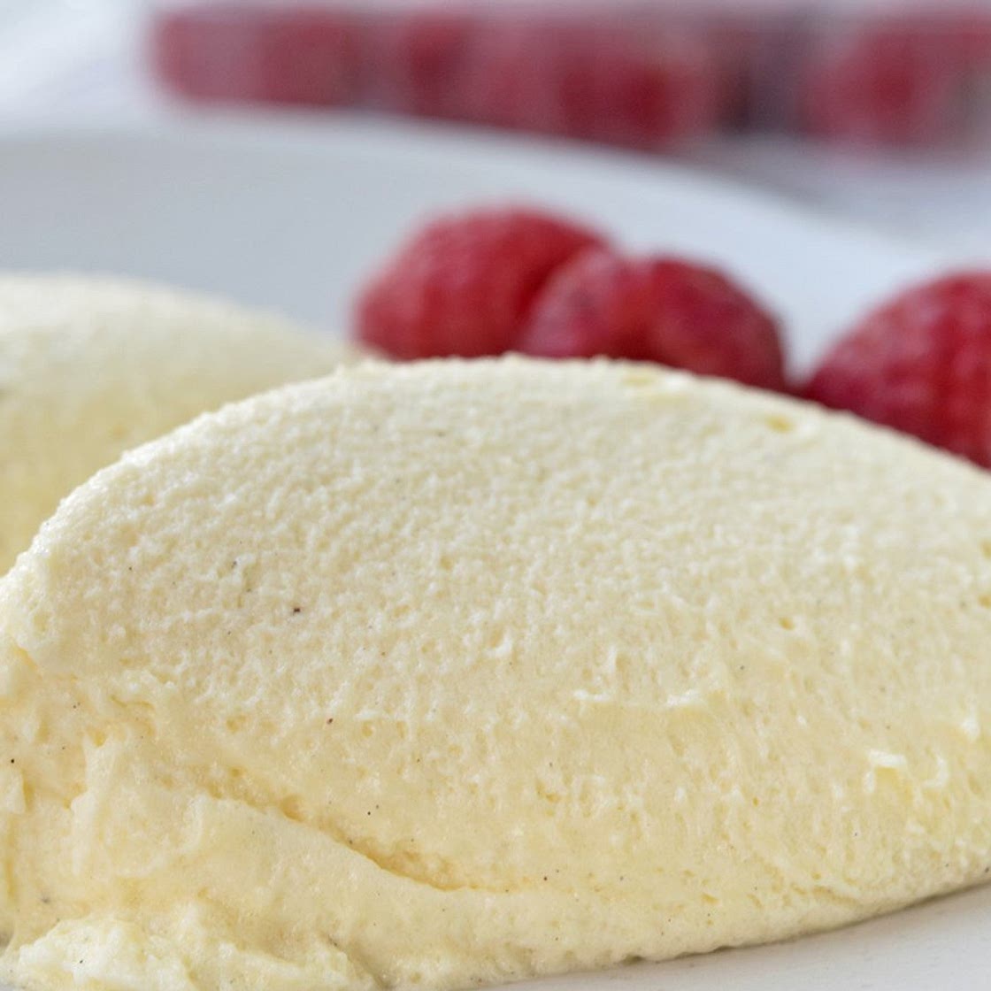 süsses Tobleronemousse, hell