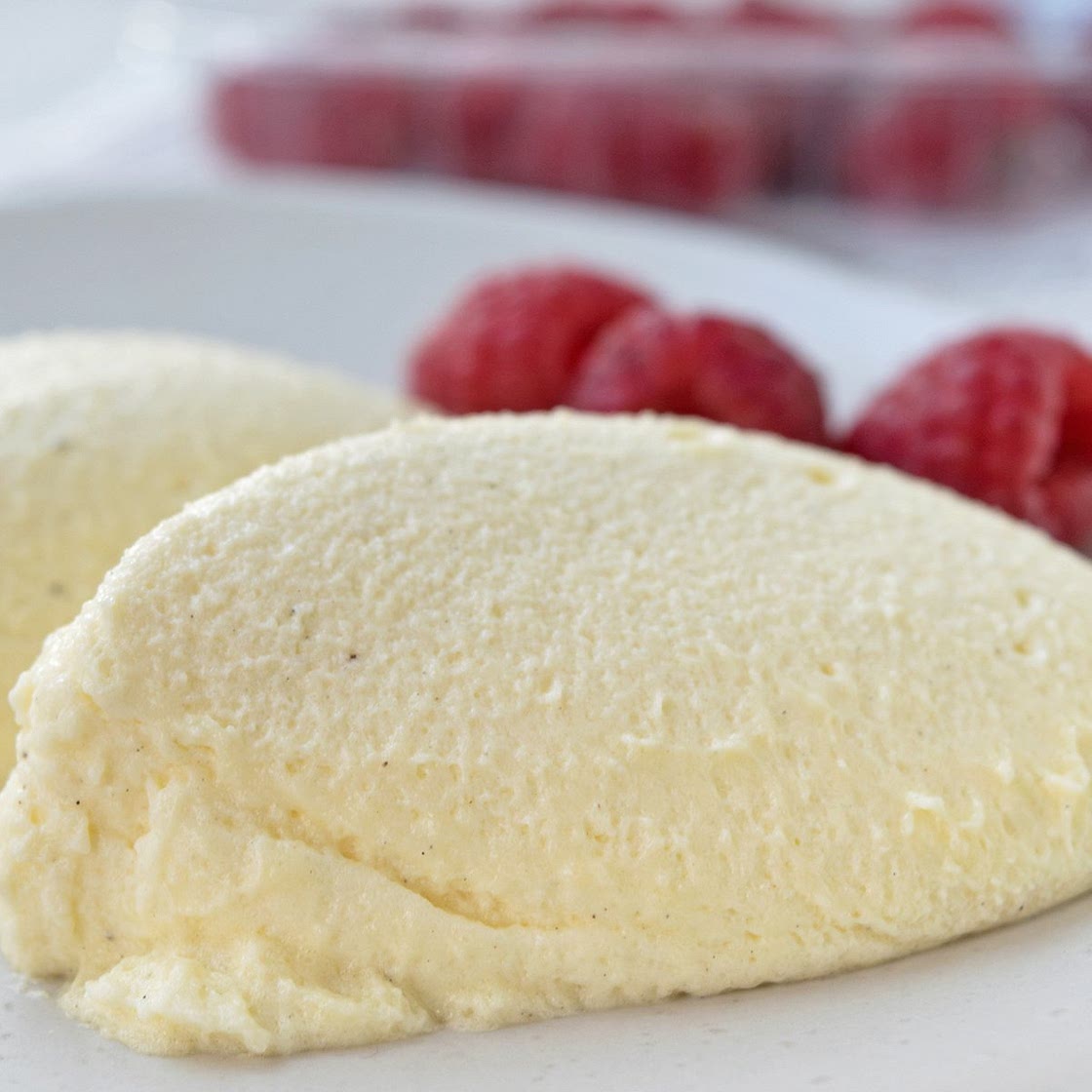 süsses Tobleronemousse, hell