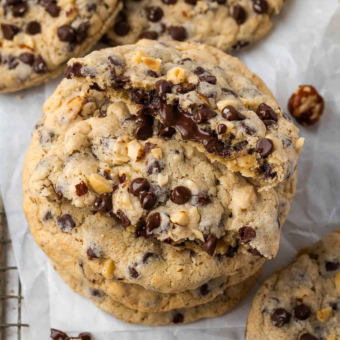 Nutella Stuffed Chocolate Chip Cookies
