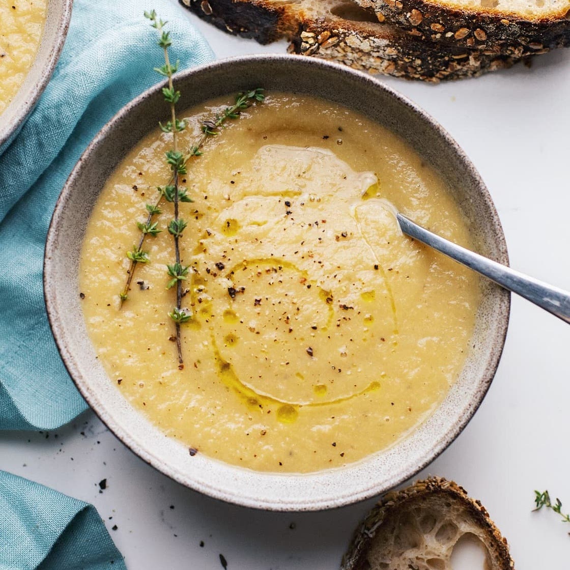 Creamy Cauliflower Soup (Vegan)