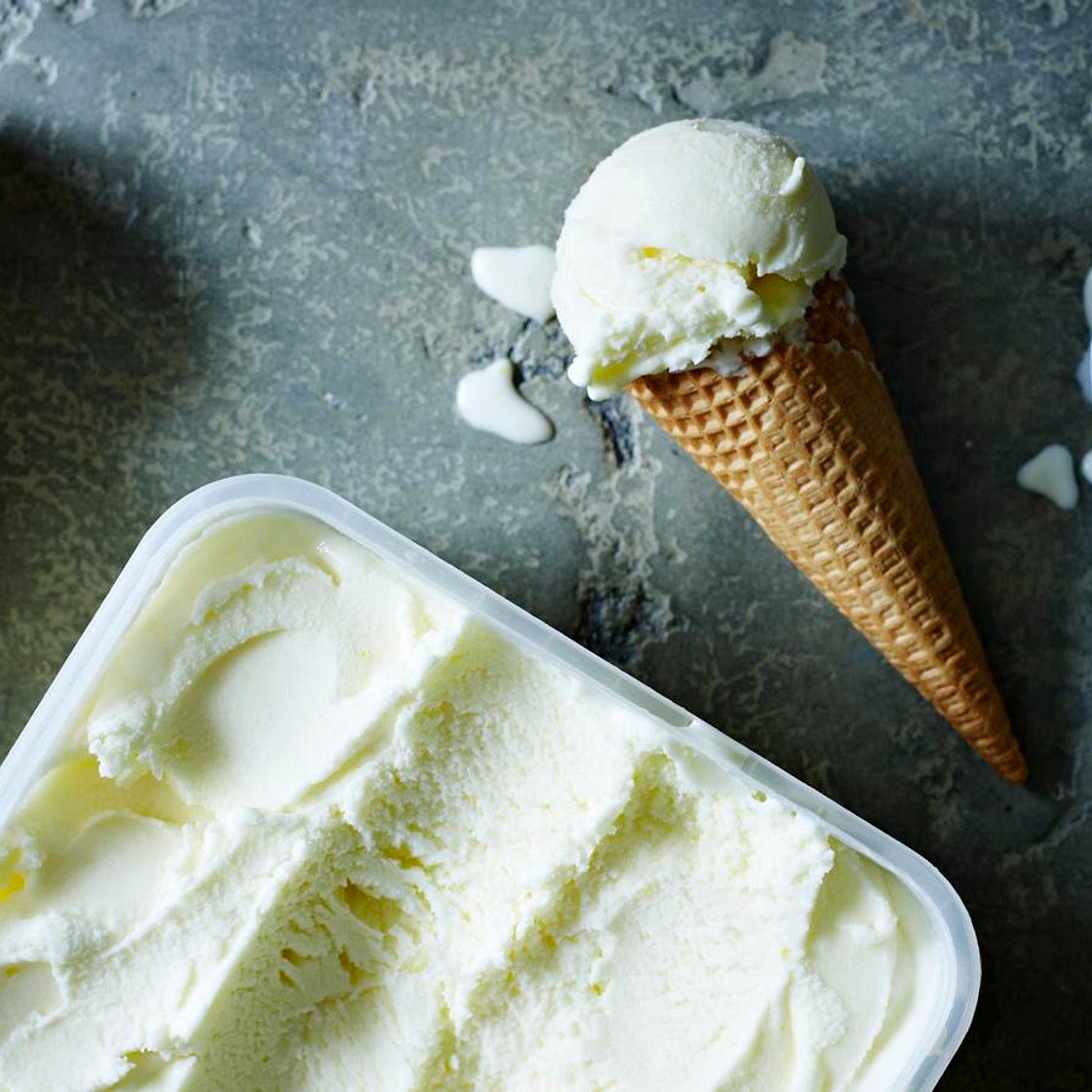 No-churn lemon yoghurt ice cream