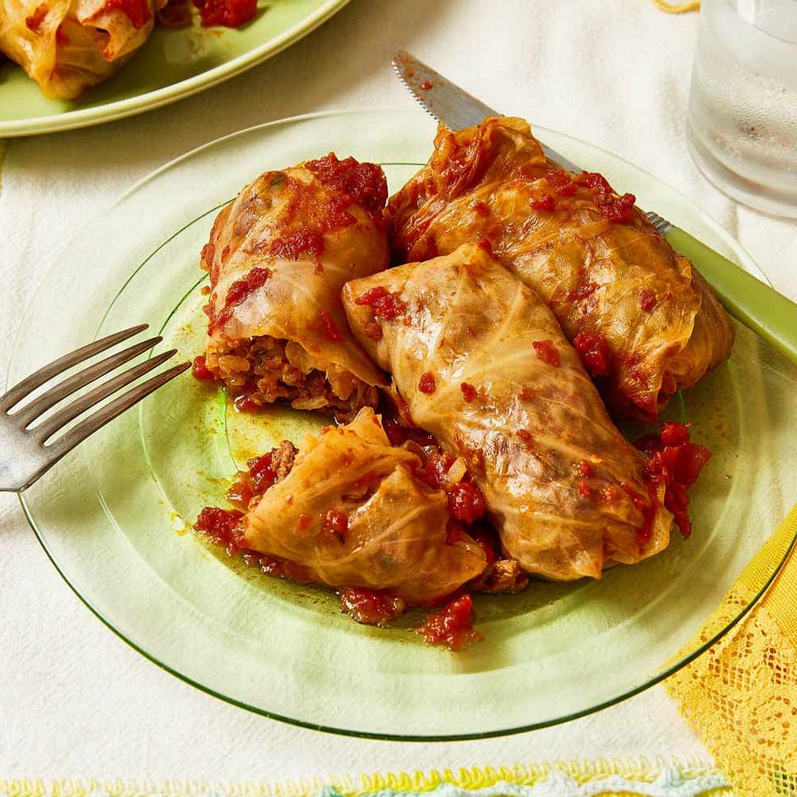 Niños Envueltos Dominicanos (Dominican Stuffed Cabbage Rolls)
