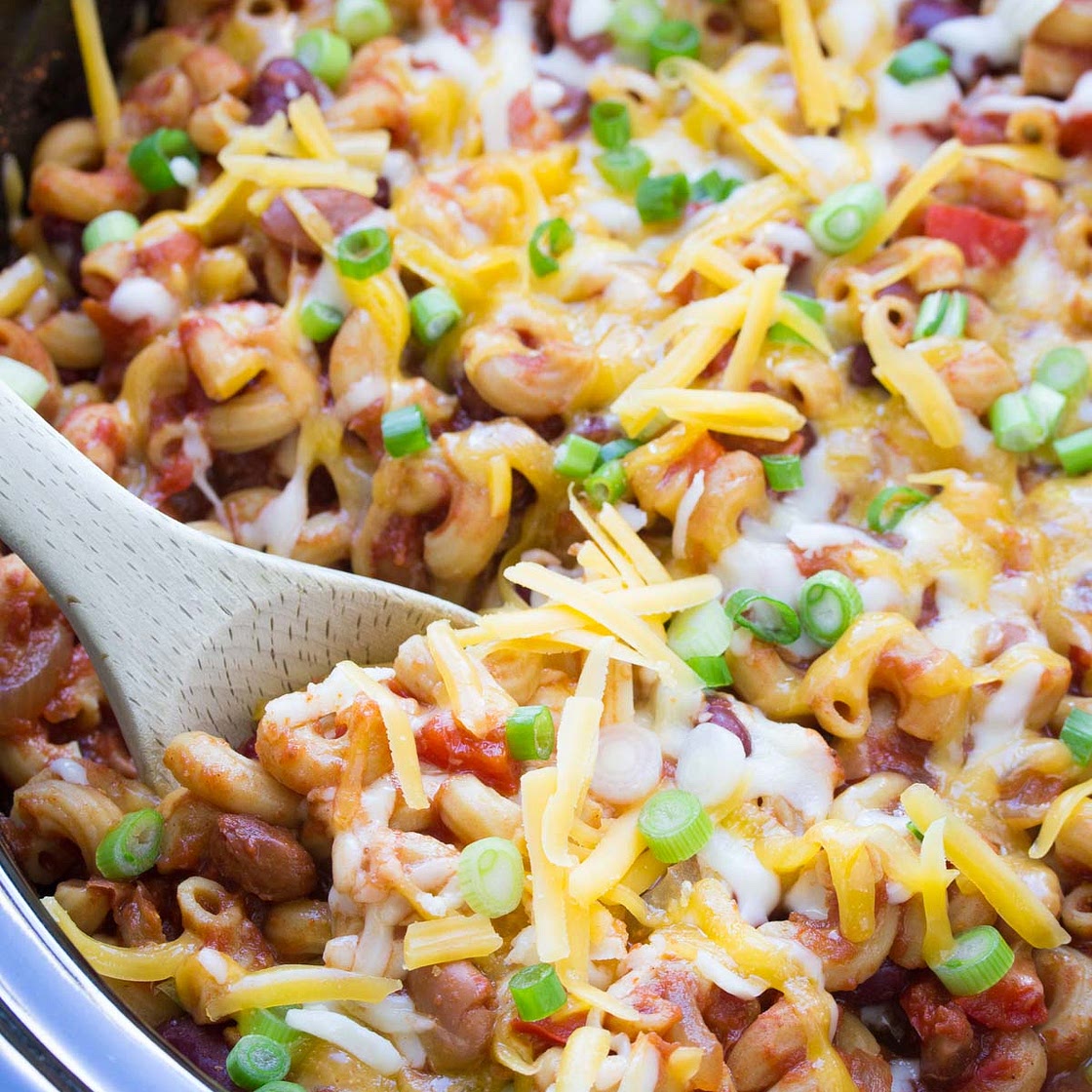 Slow Cooker Vegetarian Chili Mac