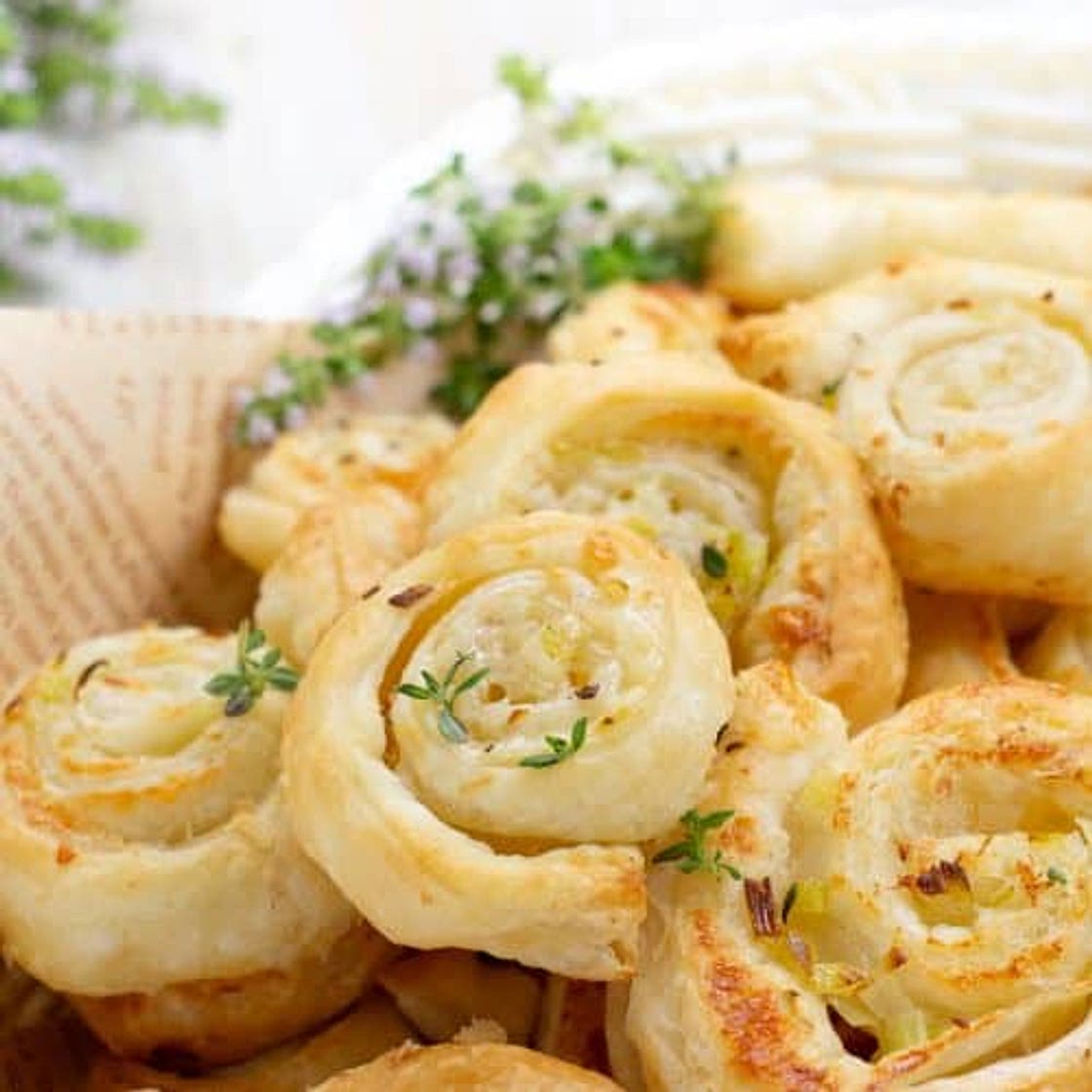 Tender Garlic Puff Pastry Pinwheels