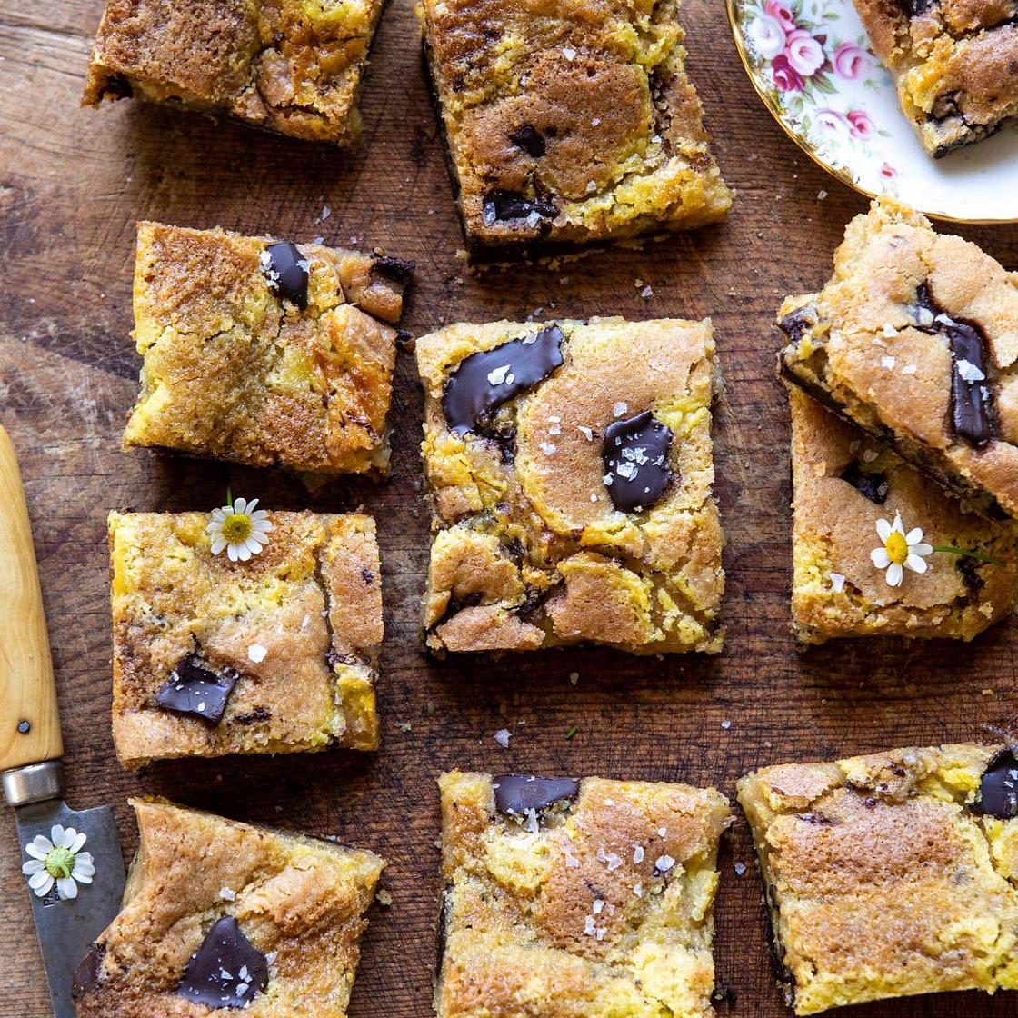 Crème Fraîche Chocolate Chunk Cookie Bars