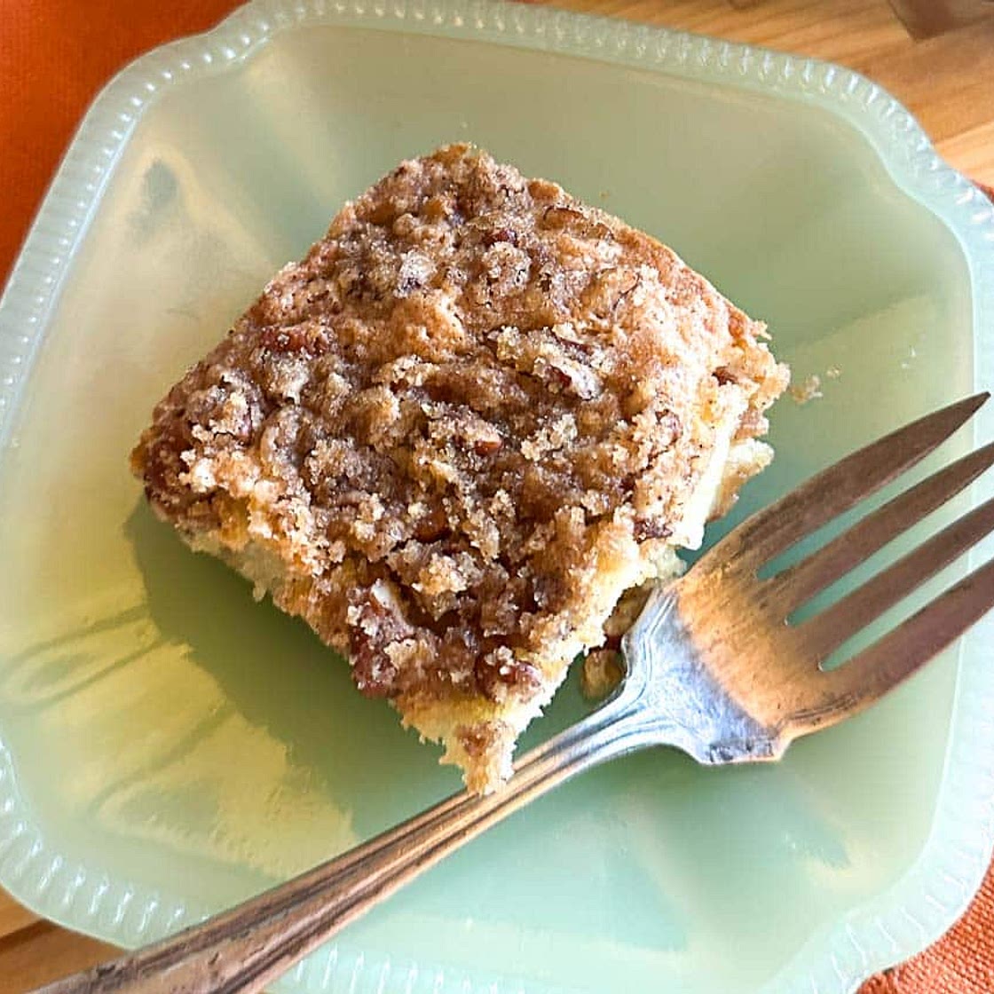 Low FODMAP Sour Cream Apple Streusel Snack Cake