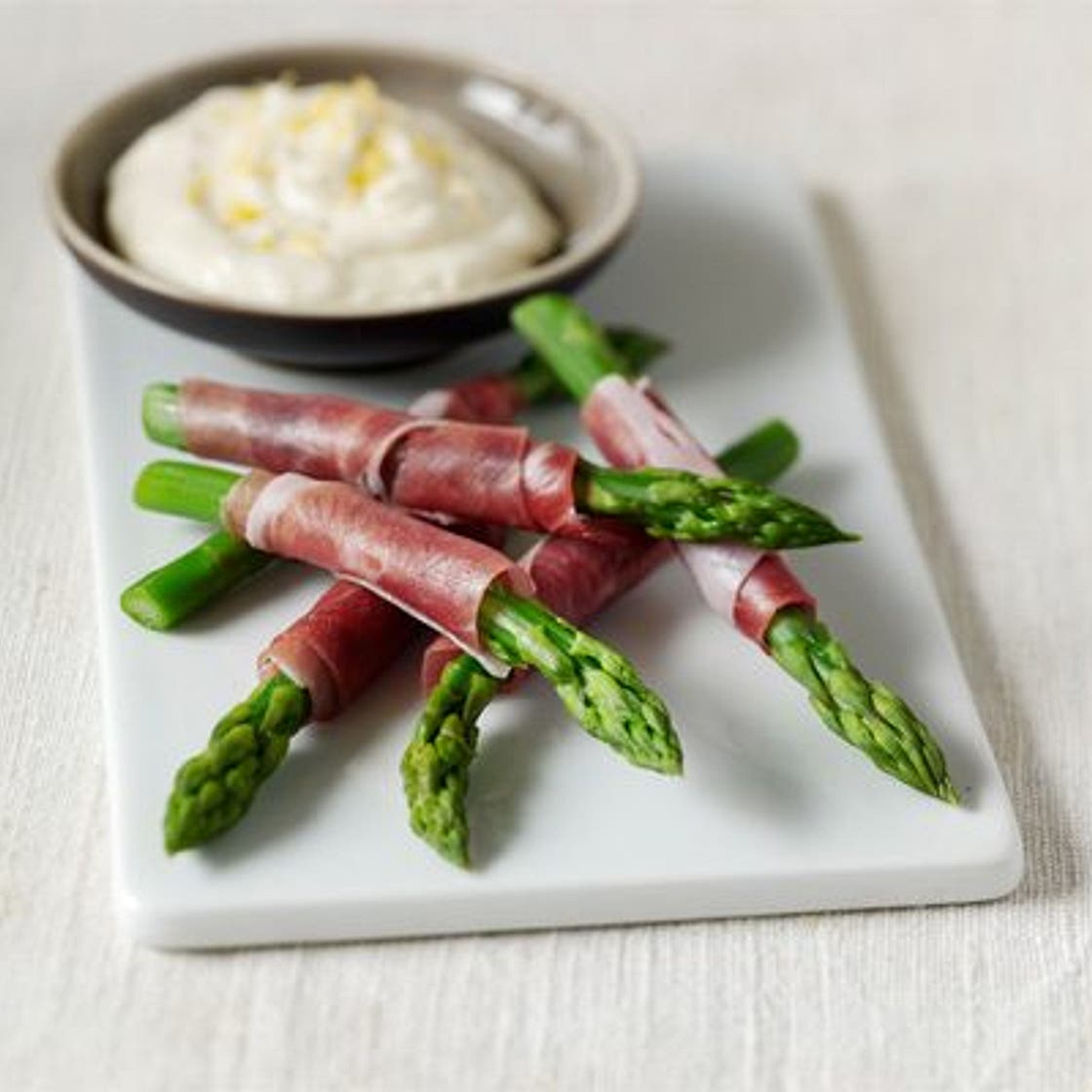 Asparagus wraps with lemon mayo