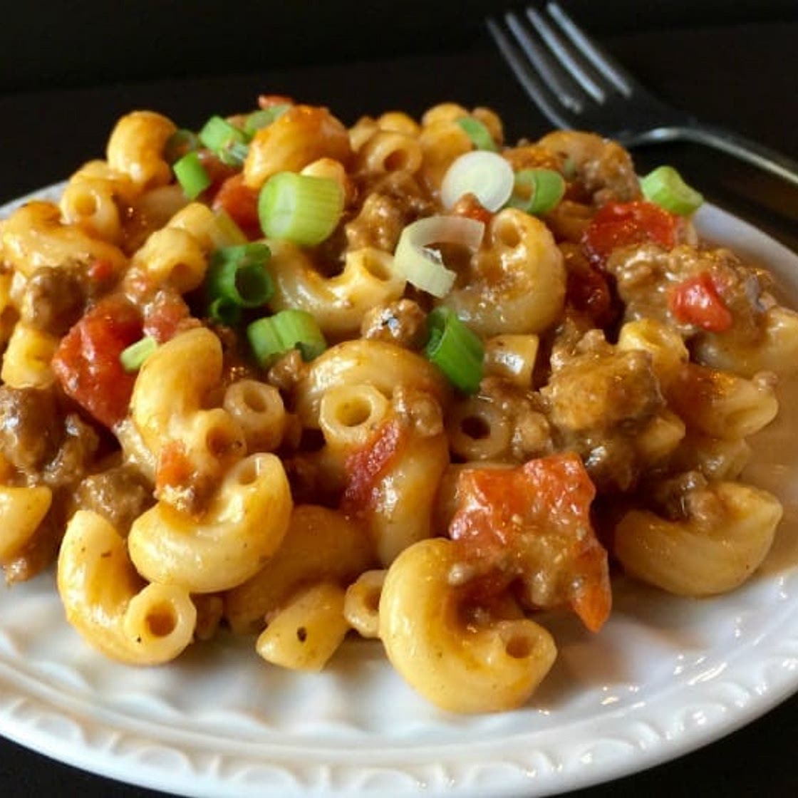Skinny One Pot Cheeseburger Pasta Skillet