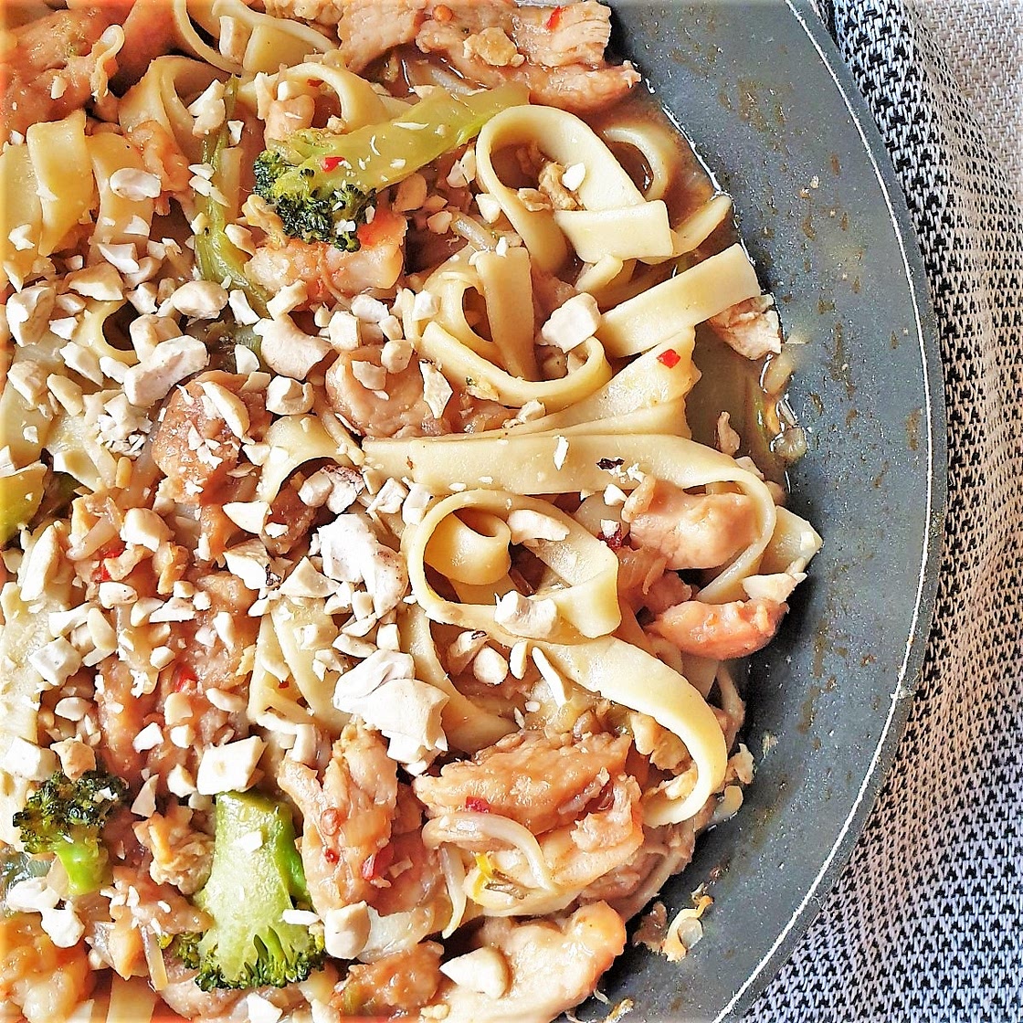 Pad Thai Noodles with Chicken and Shrimp