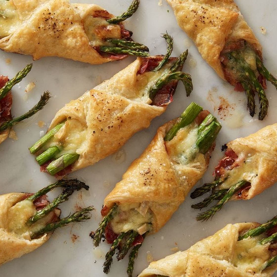 Brie, Asparagus & Prosciutto Bundles