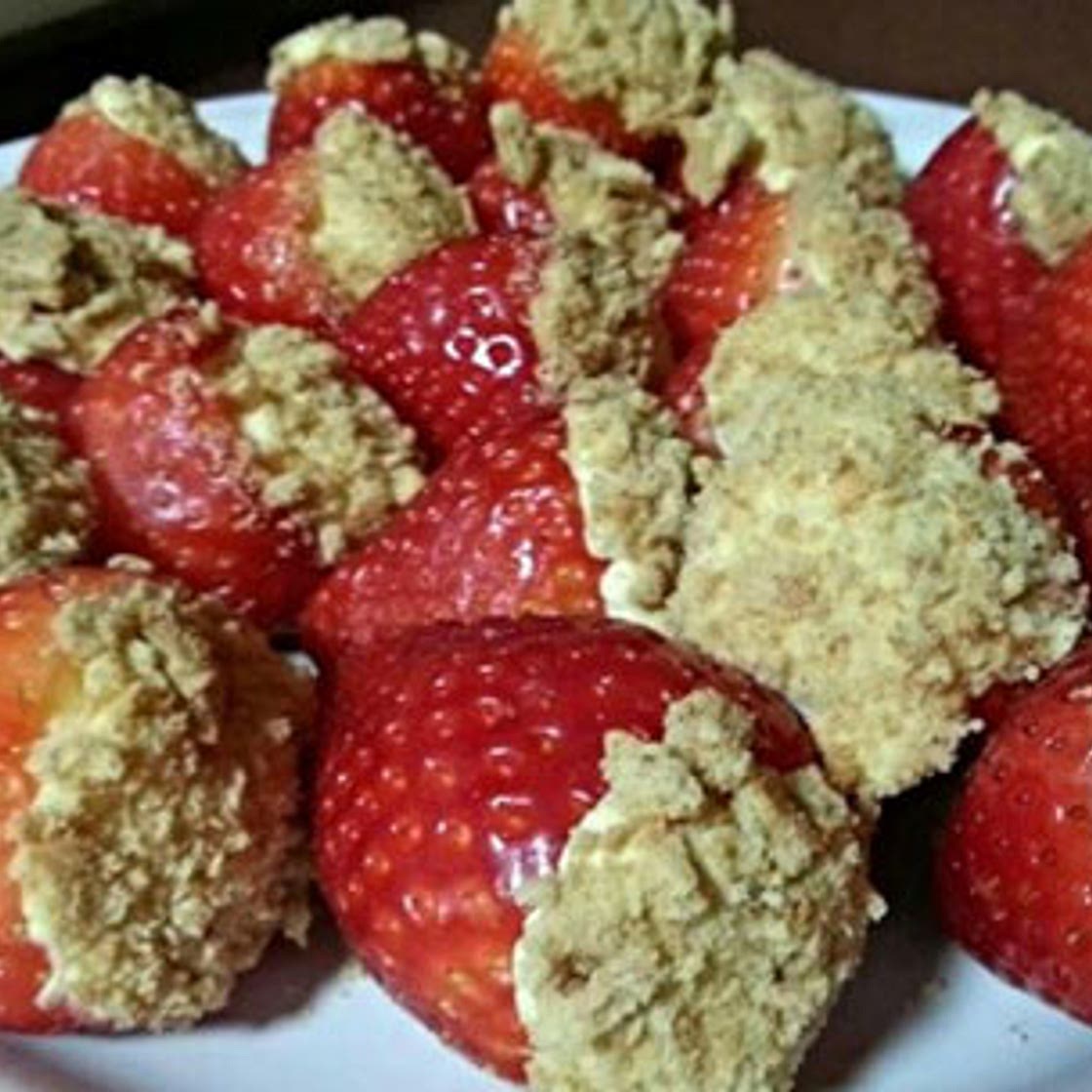 Cheesecake Stuffed Strawberries