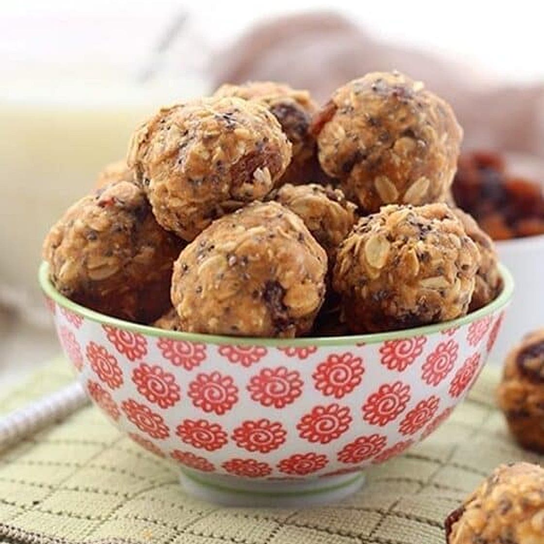 No-Bake Oatmeal Protein Energy Balls