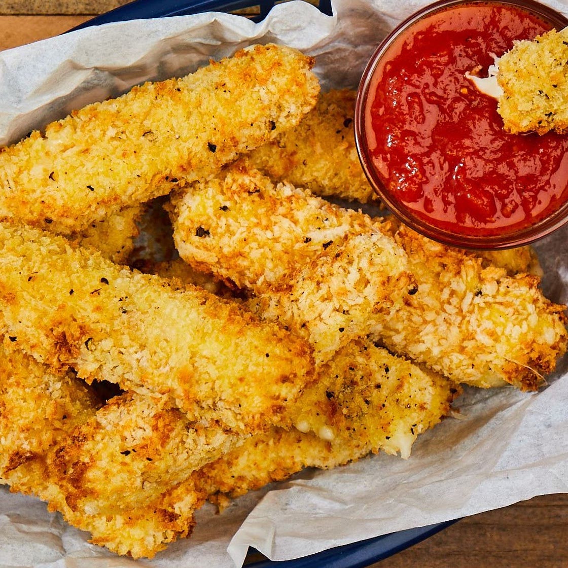 Air Fryer Mozzarella Sticks