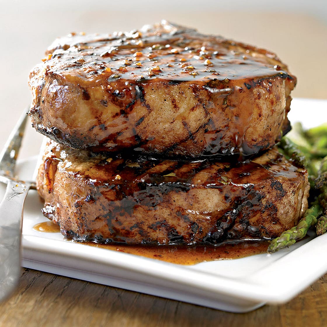 A Lean Pork Chops With Balsamic-Honey Glaze Recipe