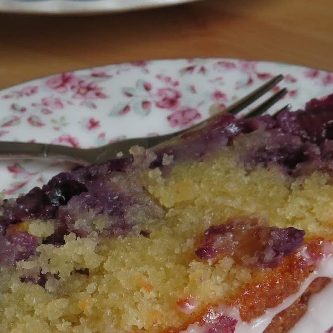 Bluberry, Almond & Lemon Cake