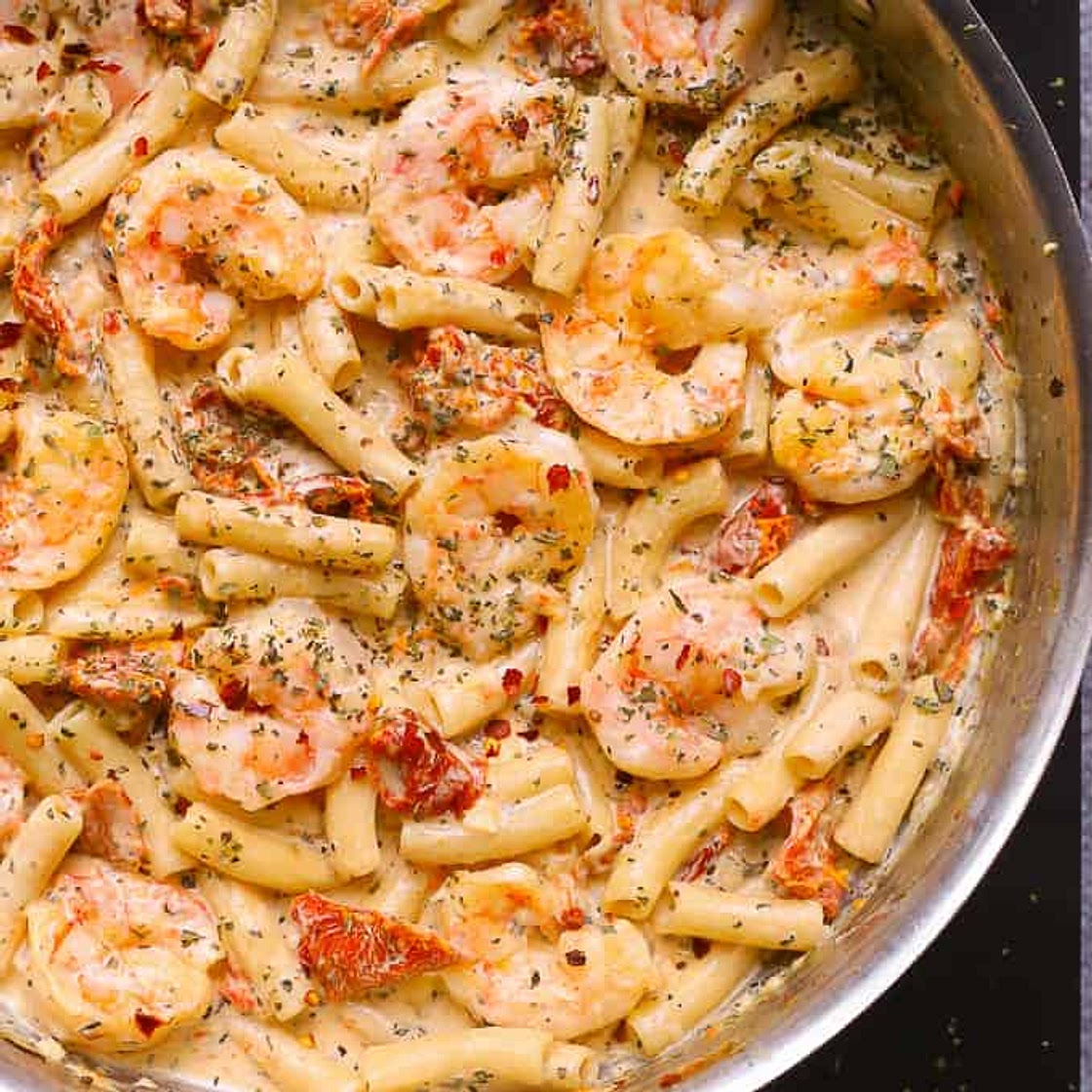 Creamy Mozzarella Shrimp Pasta