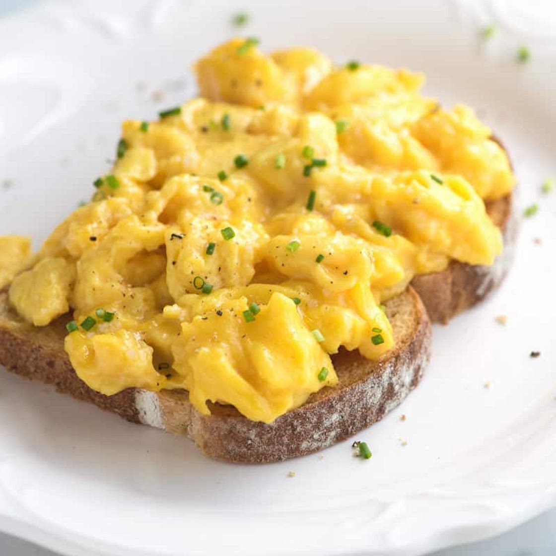 Soft and Creamy Scrambled Eggs