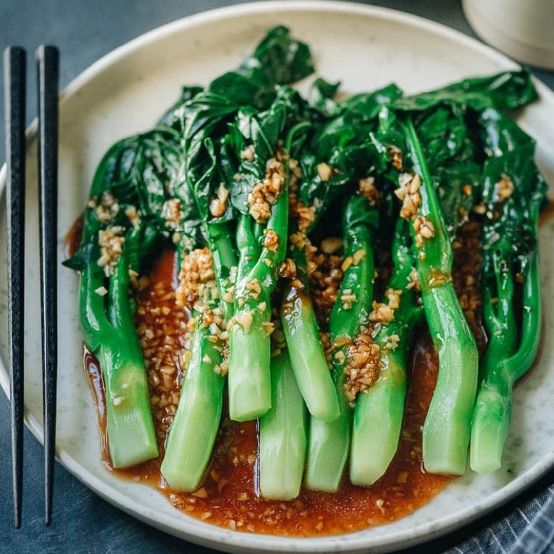 Chinese Broccoli with Oyster Sauce (蚝油芥蓝, Gai Lan)