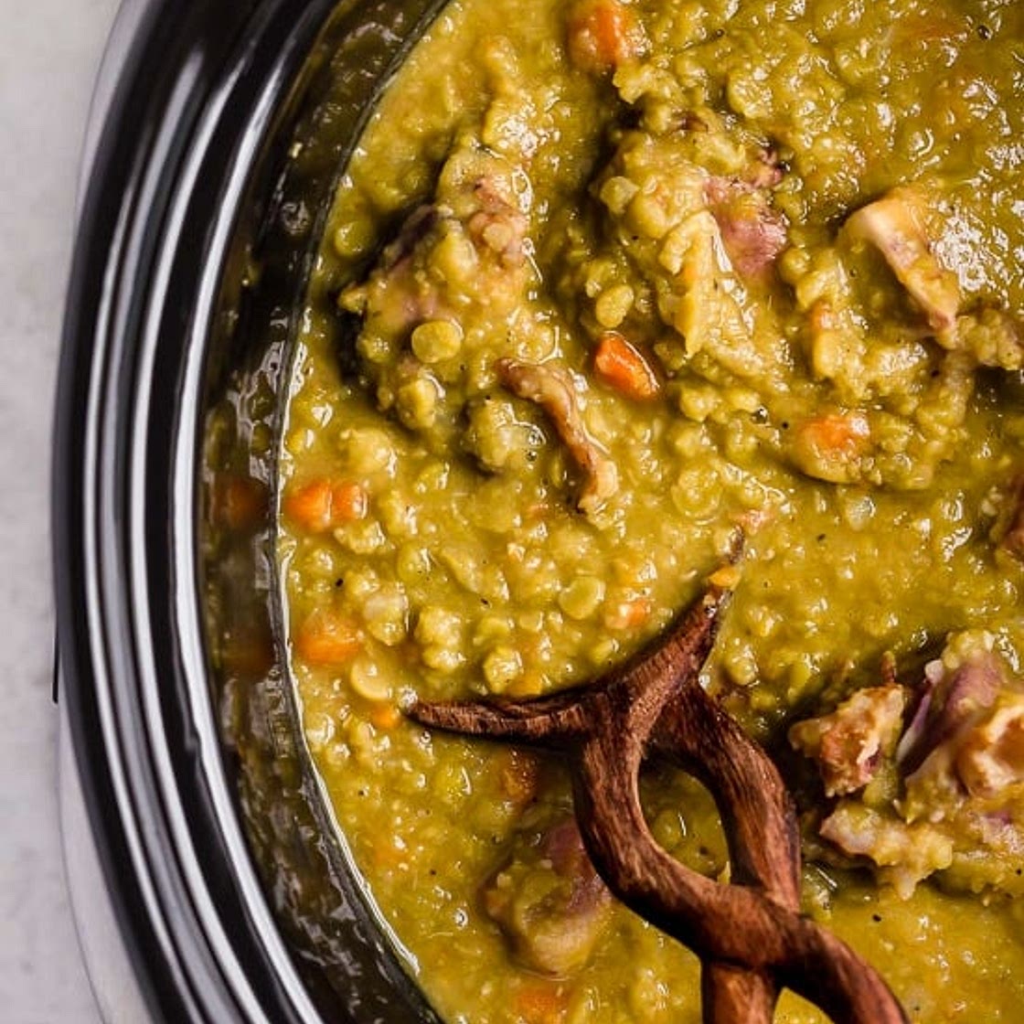 Slow Cooker Split Pea Soup with Ham