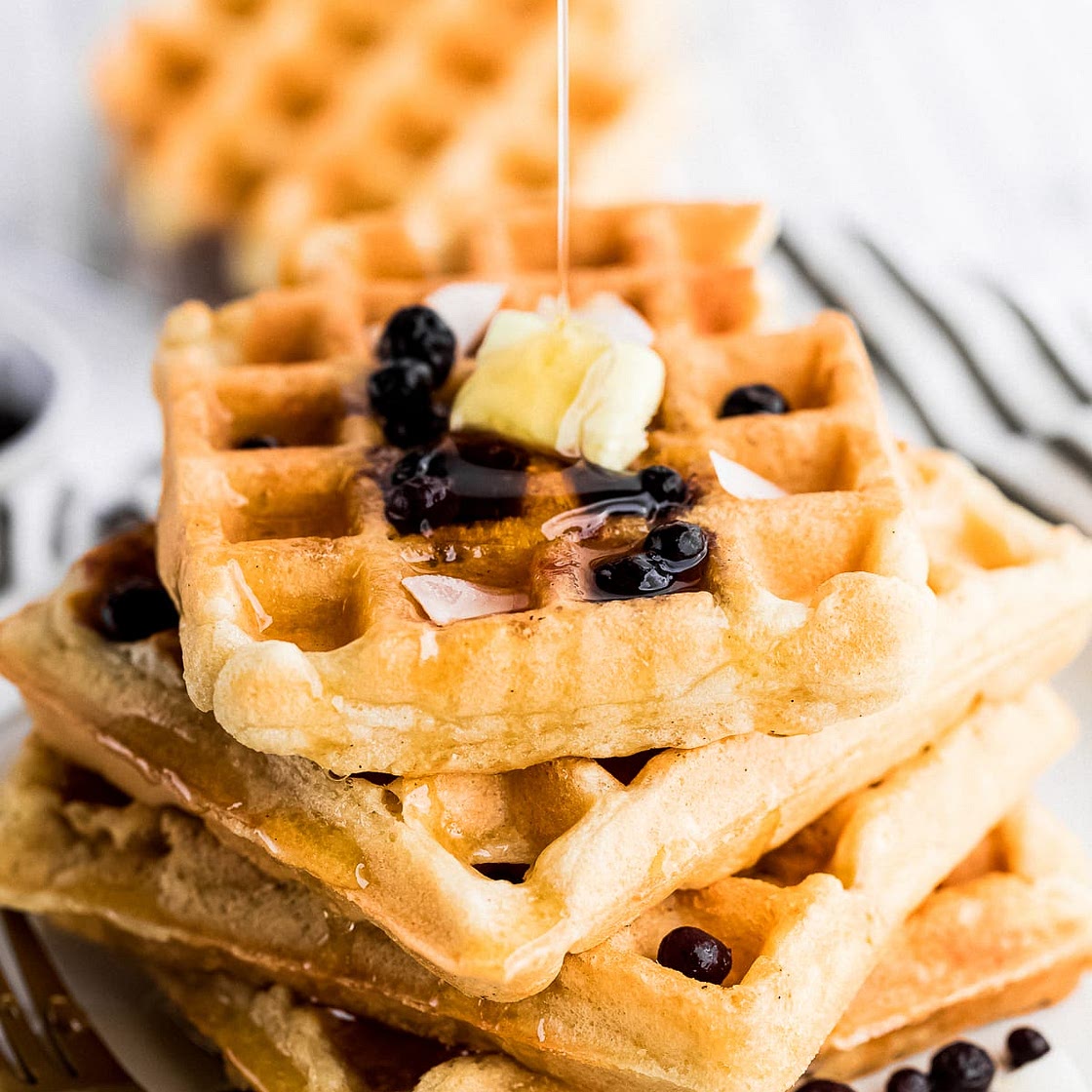 Vegan Waffles (Fluffy and Crispy)