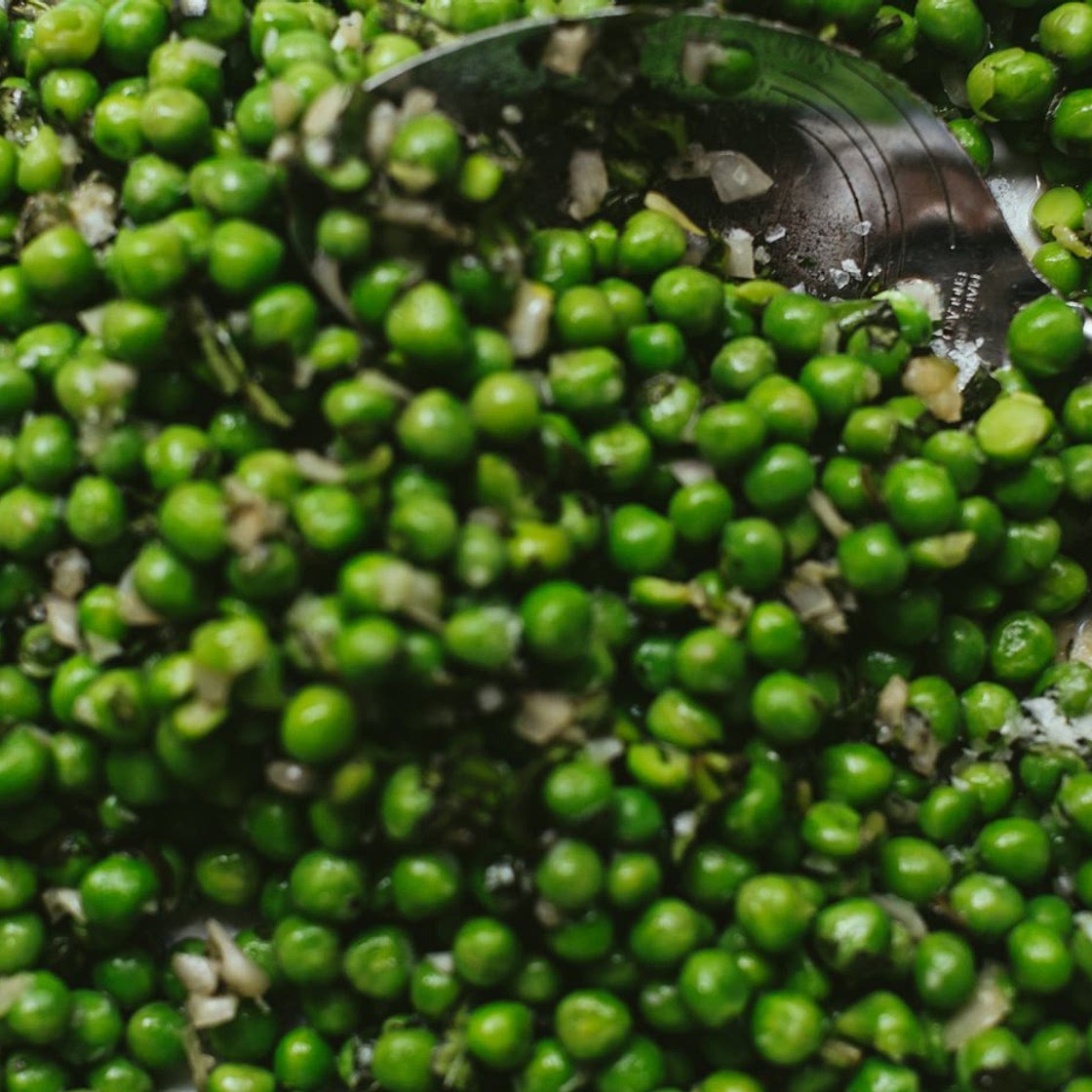Minted peas with garlic butter