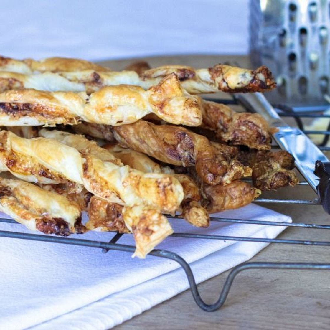 Cheesy Vegemite pastry twists recipe