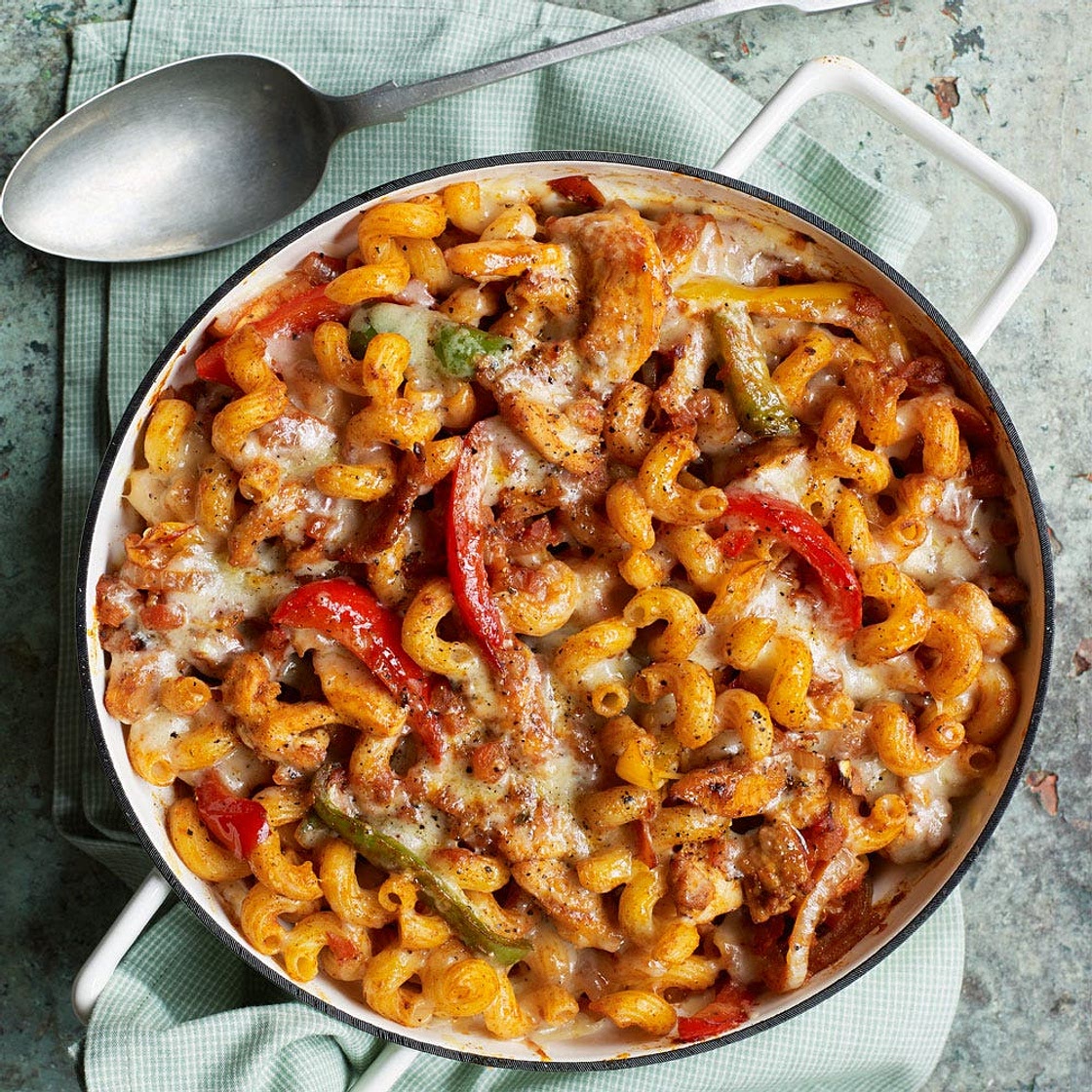 Easy chicken fajita pasta bake