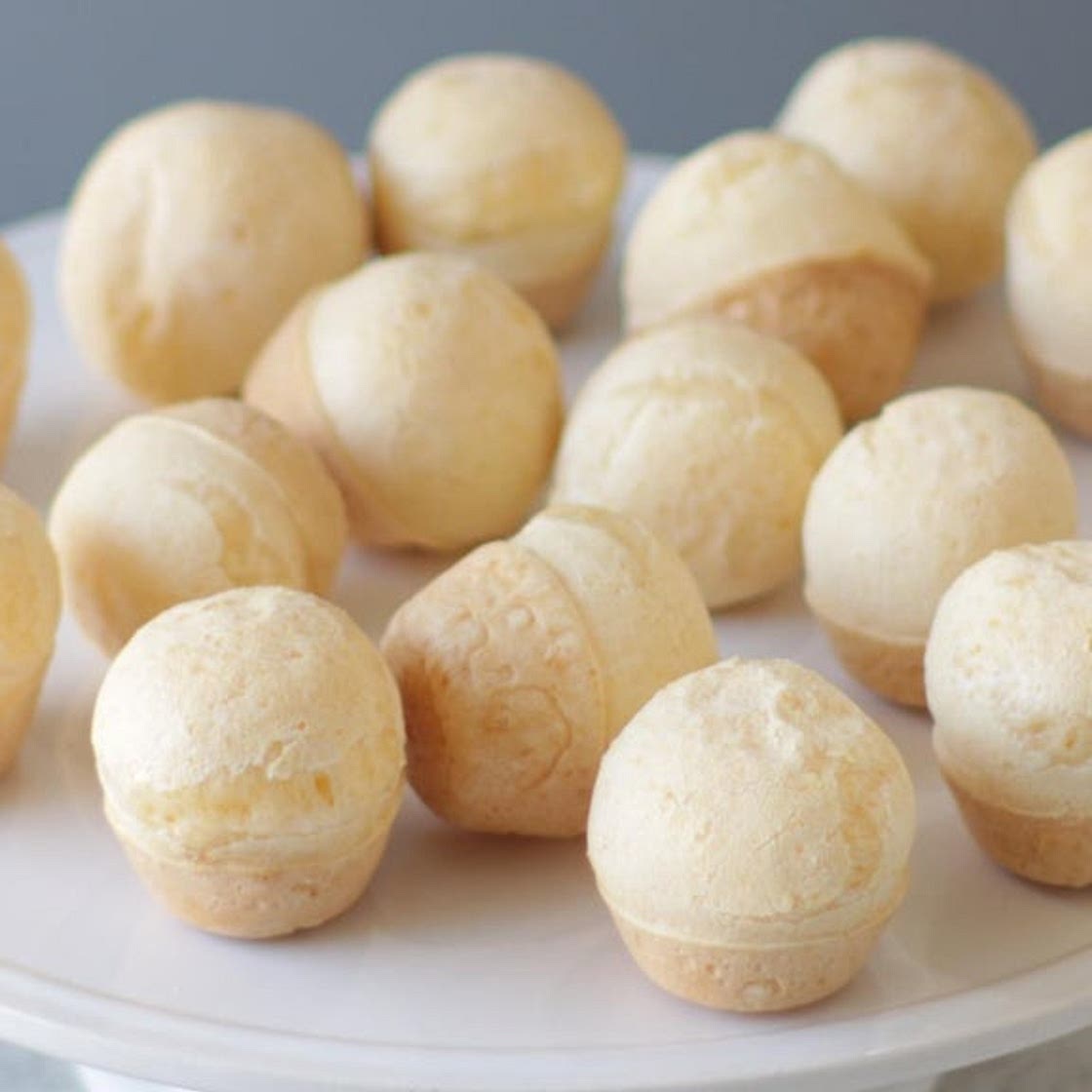 Brazilian Cheese Bread (Pão de Queijo)