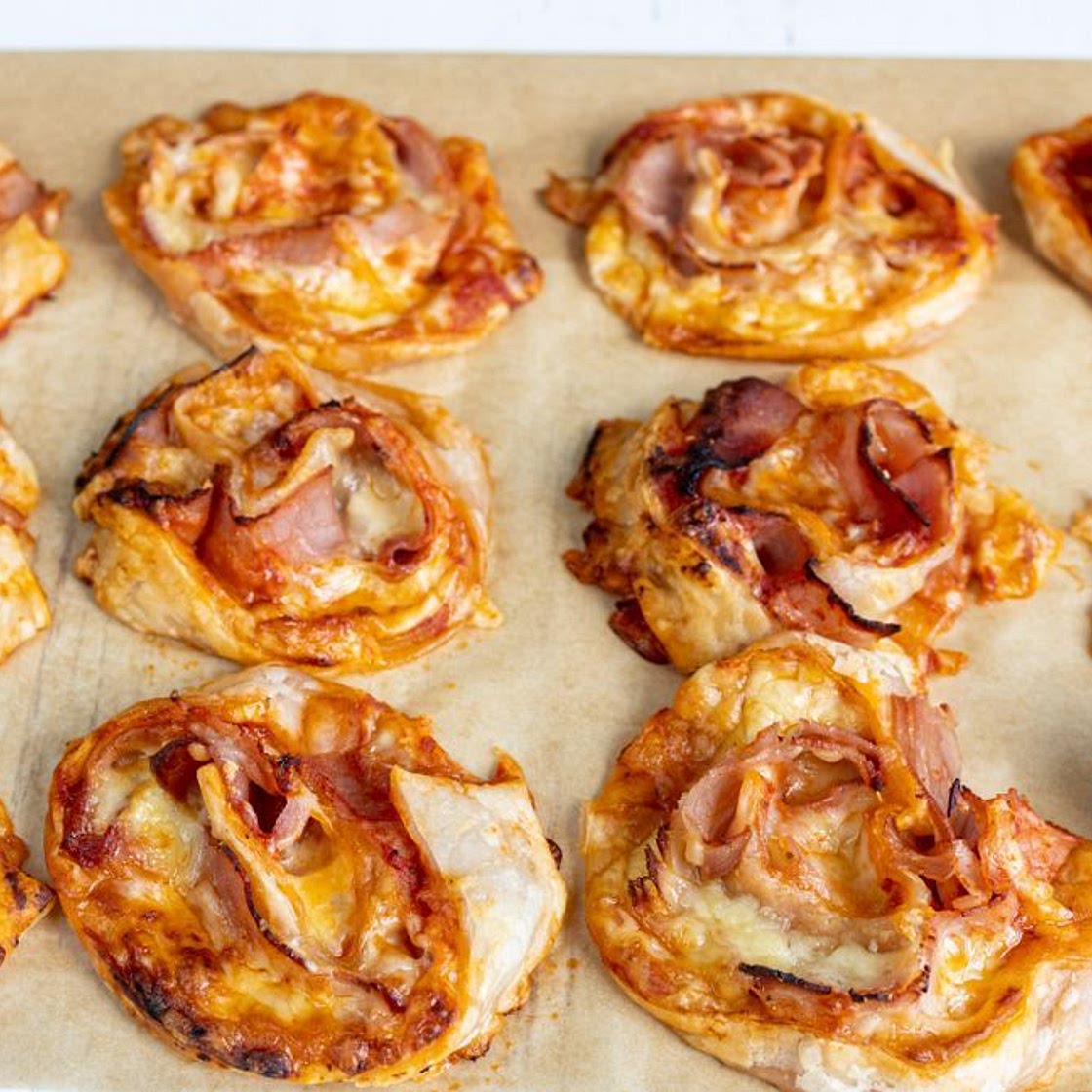 Lunch box pizza pinwheels