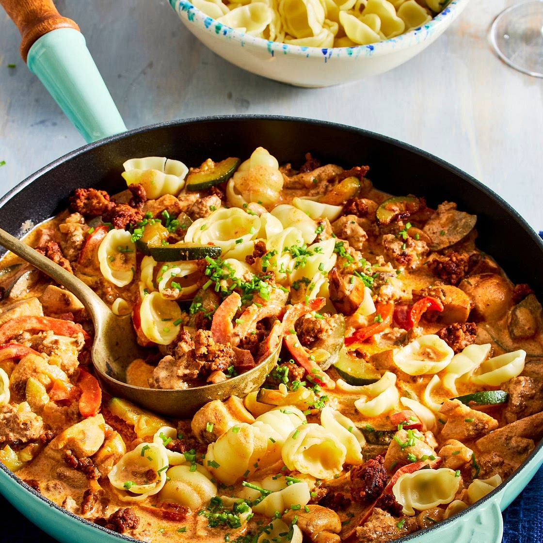 Hack-Pilzrahm-Pfanne mit Nudeln