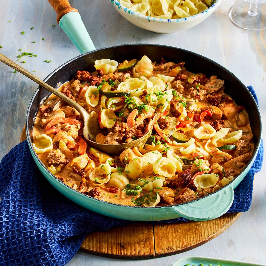 Hack-Pilzrahm-Pfanne mit Nudeln