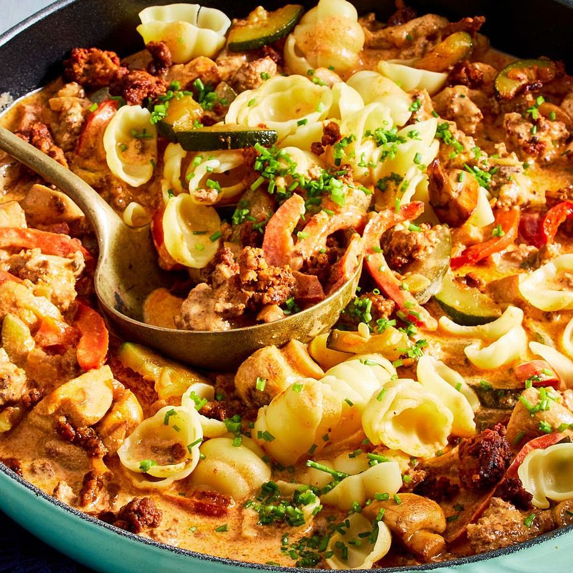 Hack-Pilzrahm-Pfanne mit Nudeln