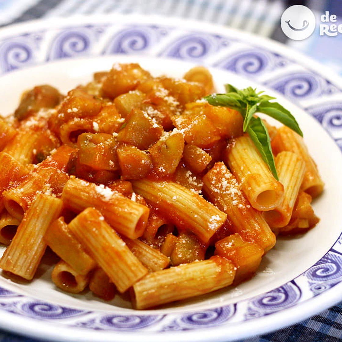 Macarrones con berenjenas y tomate