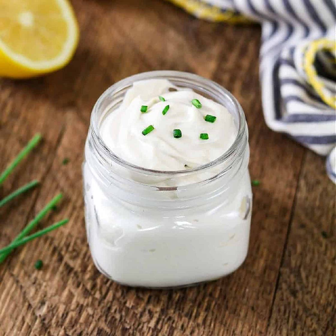 5-Ingredient Vegan Sour Cream