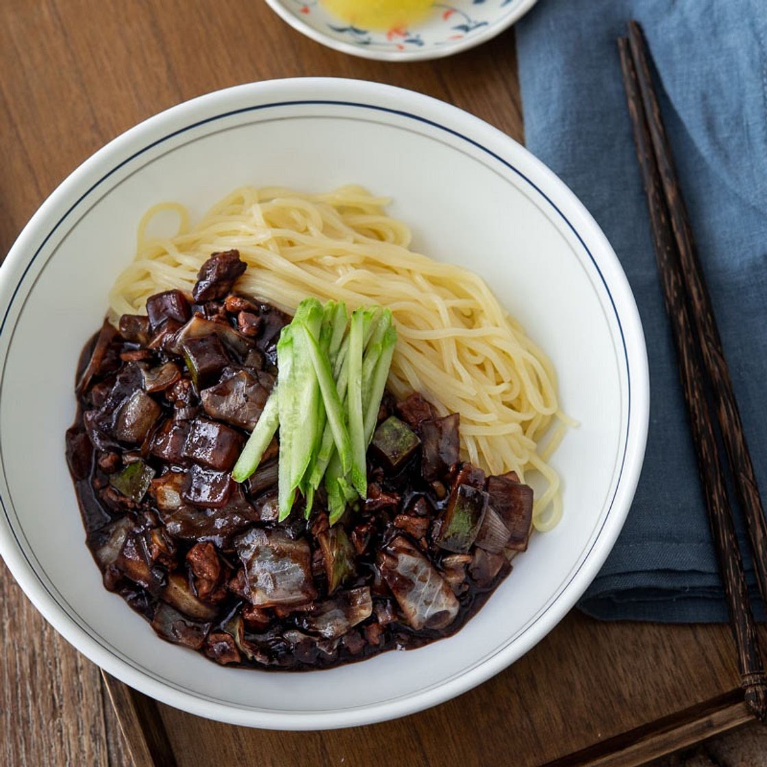 Korean Black Bean Noodles (Jajangmyeon)