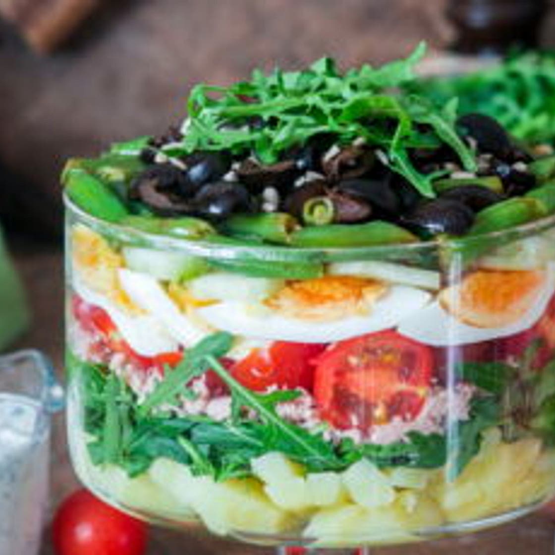 Salade niçoise à étages