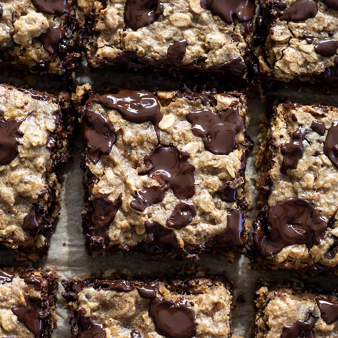 CHOCOLATE CHIP BANANA BREAD OATMEAL BARS (VEGAN)