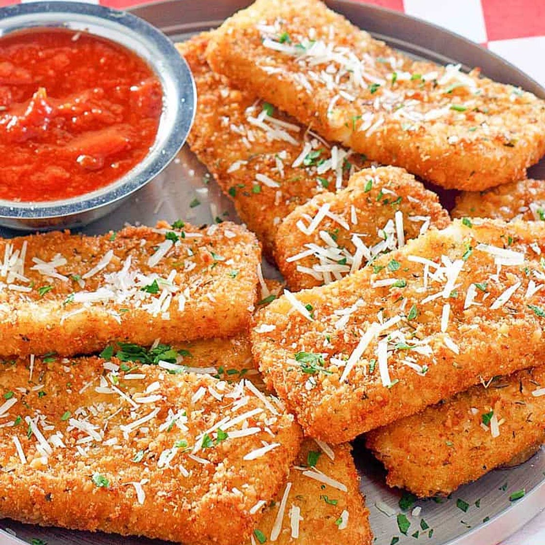 TGI Friday's Mozzarella Sticks Recipe - Crispy Cheese Sticks